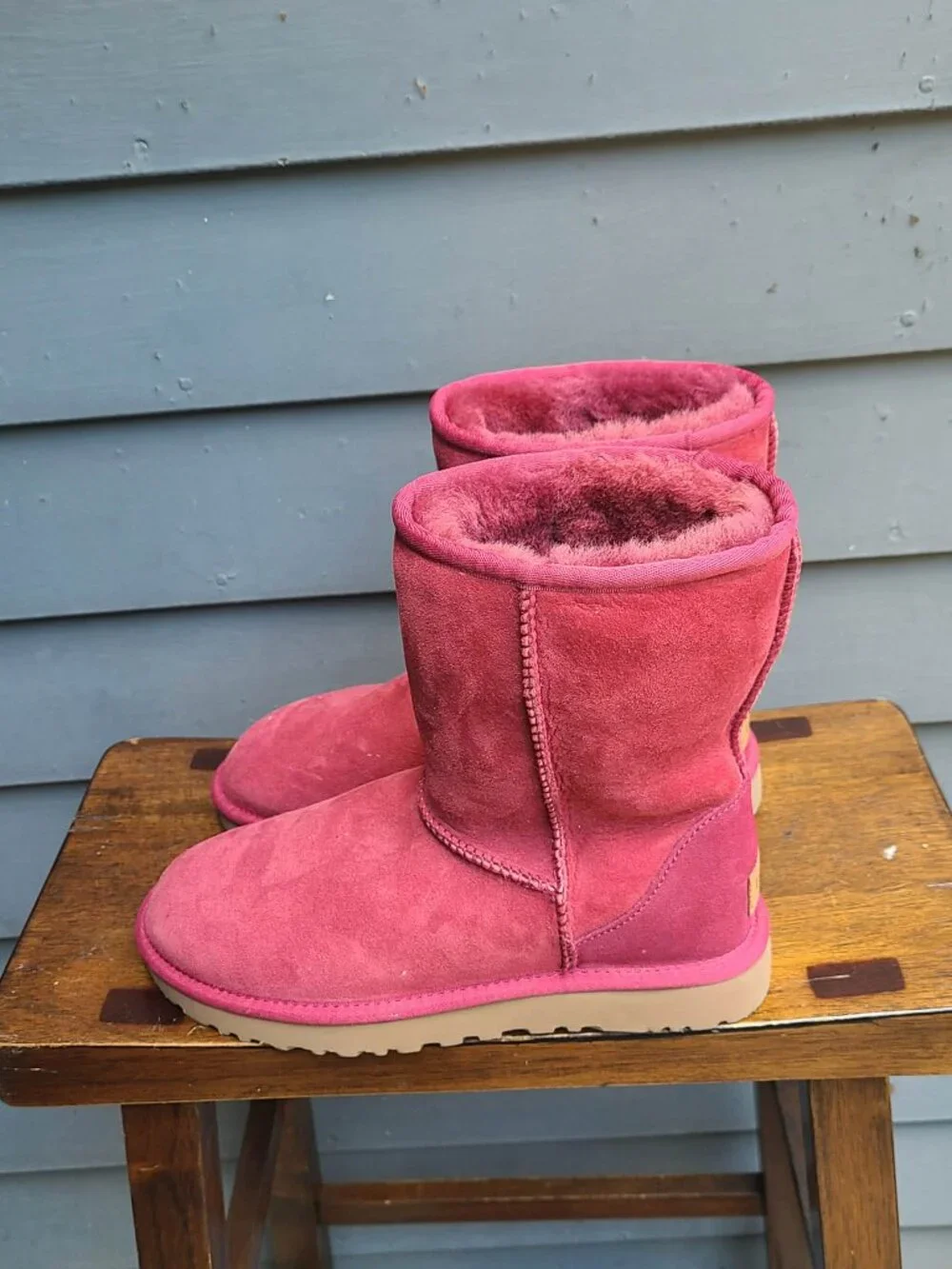 UGG Classic Short Suede Boot in Red Real Shearling NWT size 8